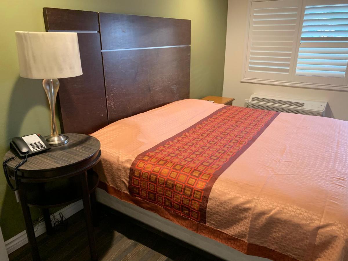 Desert Inn Motel Corona Kültér fotó