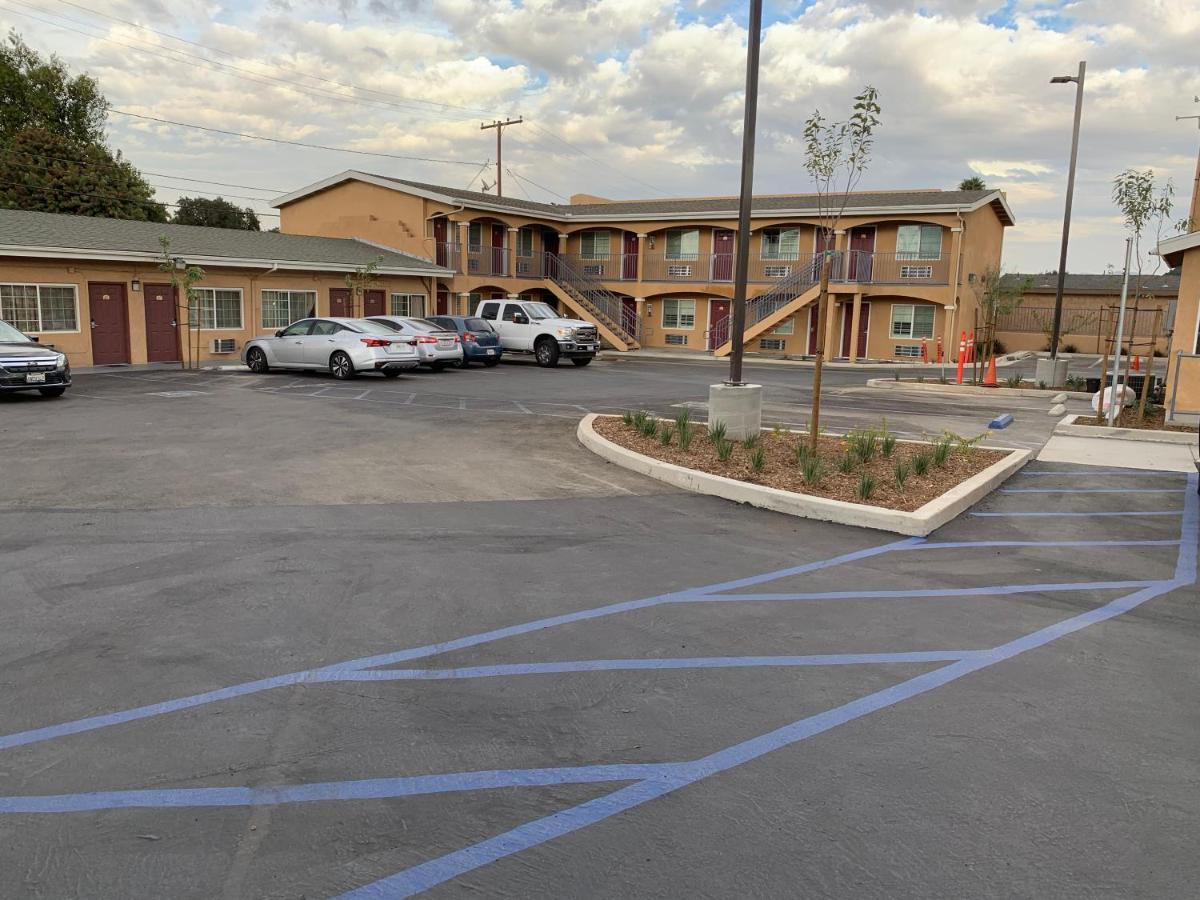 Desert Inn Motel Corona Kültér fotó